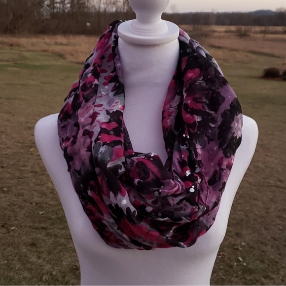 Kohl's women's wrap scarf - Picture 2 of 4